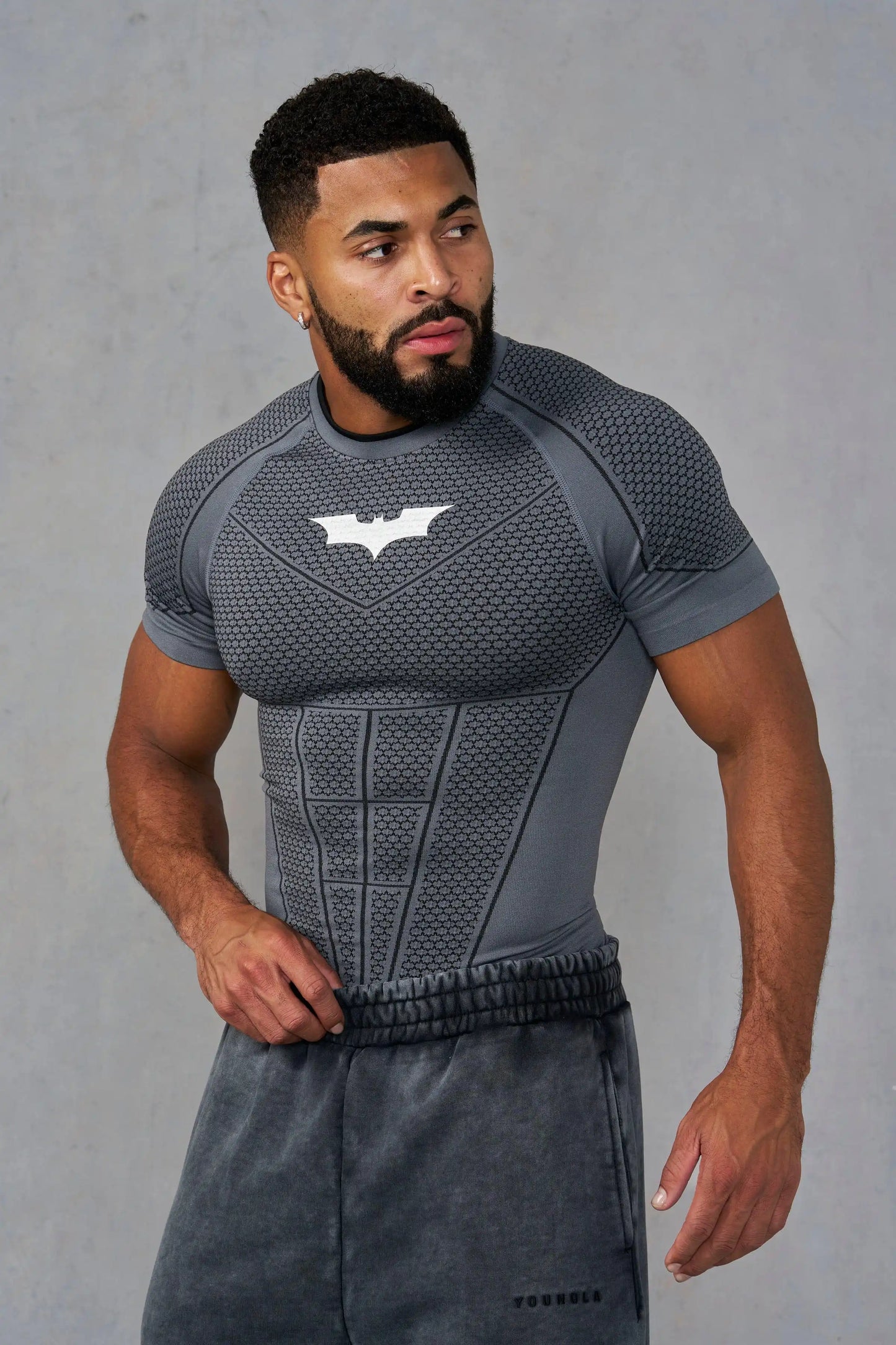Men's Batman Print Compression T-Shirt, Seamless Honeycomb Breathable Quick Dry Short Sleeve, High Elastic Fitness Gym Top, Runn