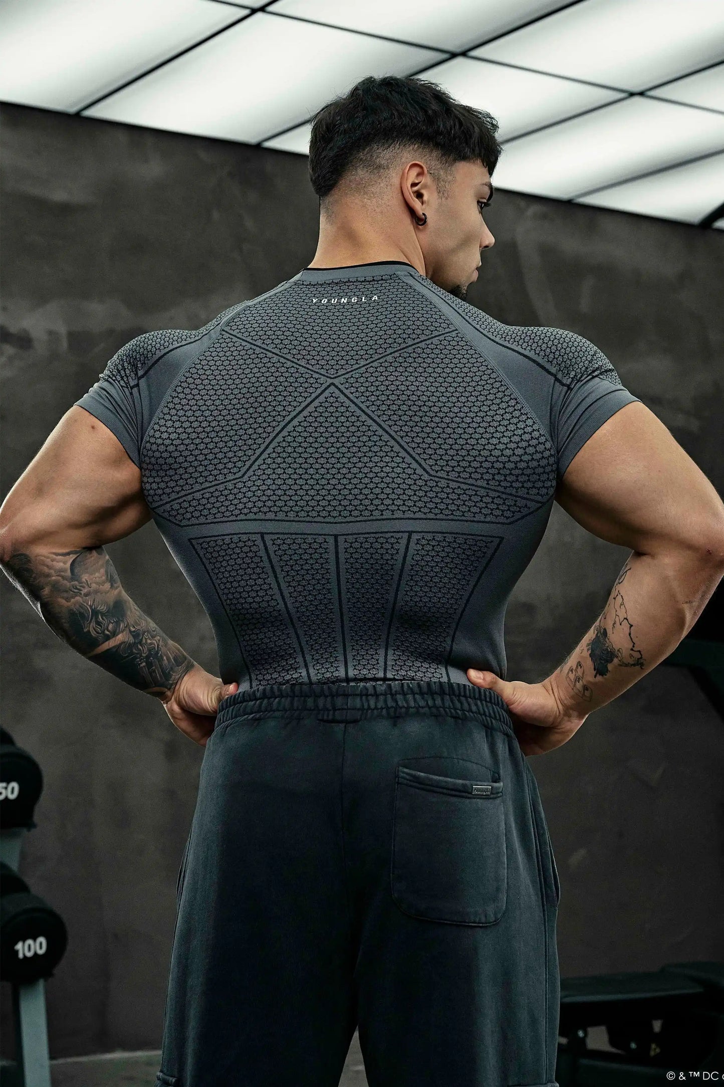 Men's Batman Print Compression T-Shirt, Seamless Honeycomb Breathable Quick Dry Short Sleeve, High Elastic Fitness Gym Top, Runn