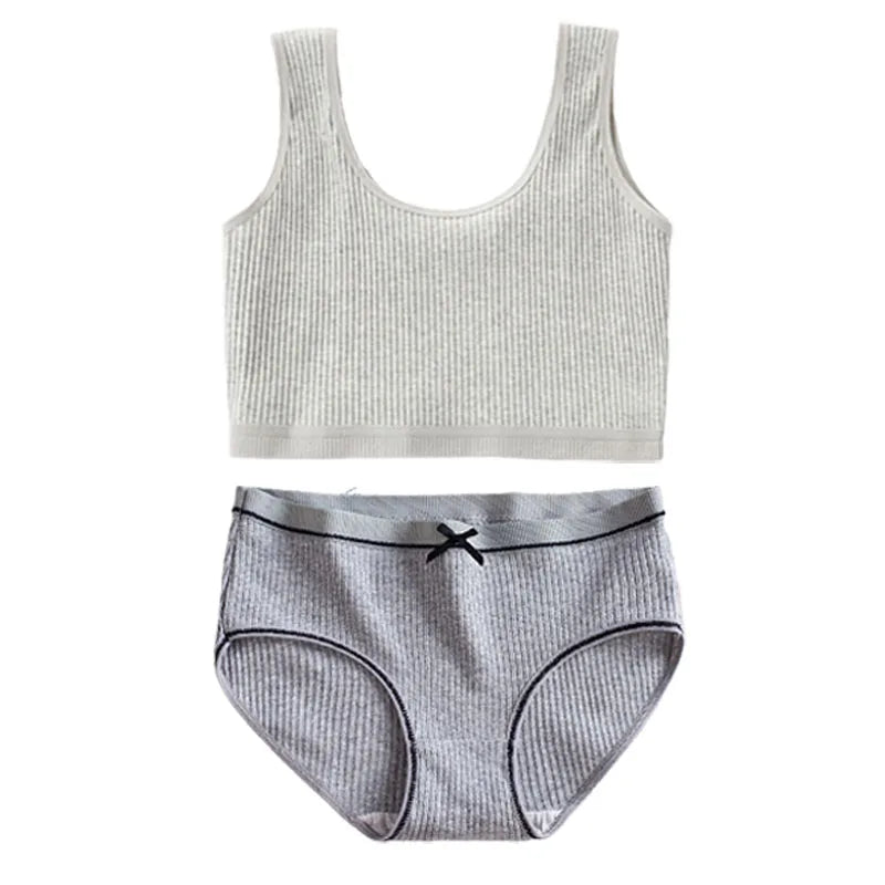 1/4 Sets Girls Training Bras Panties Set Kids Cotton Underwear Sets Teenage Girl Wireless Bra Vest and Panties Sports Set 8-16Y